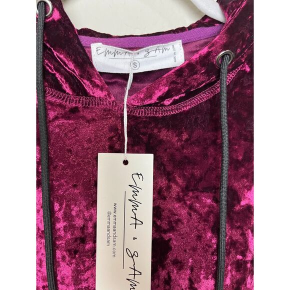 NWT Crushed Velvet Hoodie Burgundy Soft Luxe Velour by Emma & Sam Women S - Picture 5 of 6